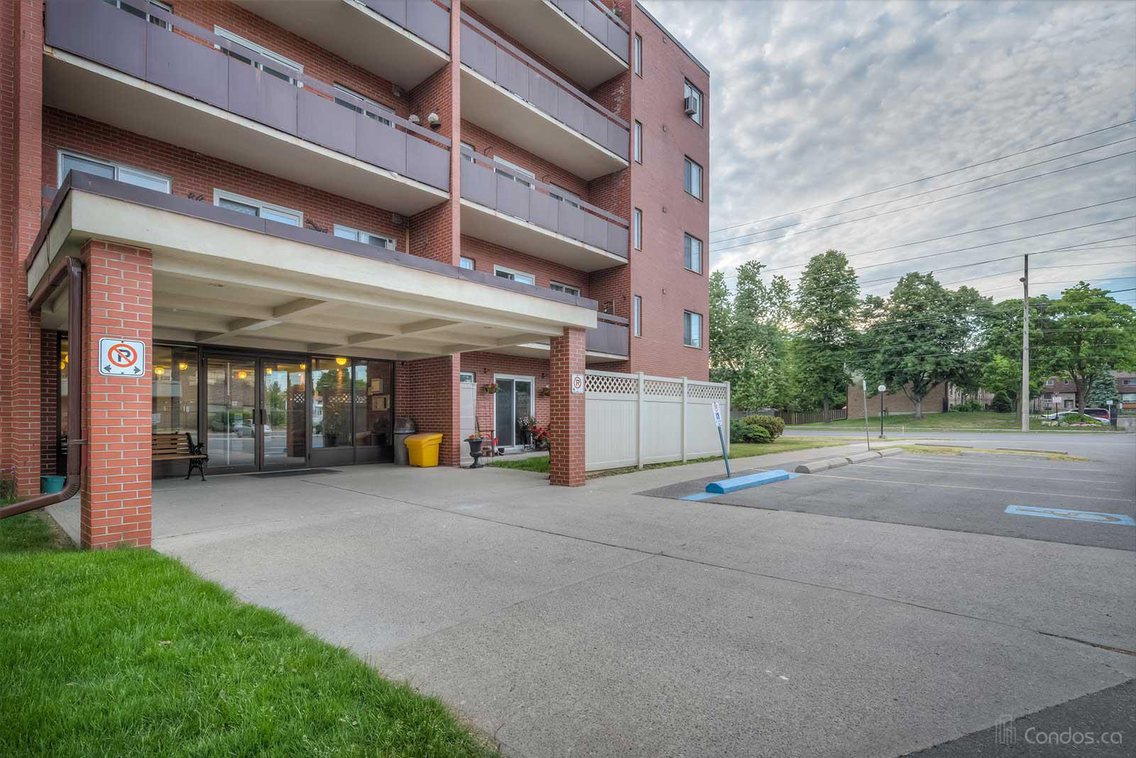 Tolmin Towers at 131 Taunton Rd E, Oshawa 0