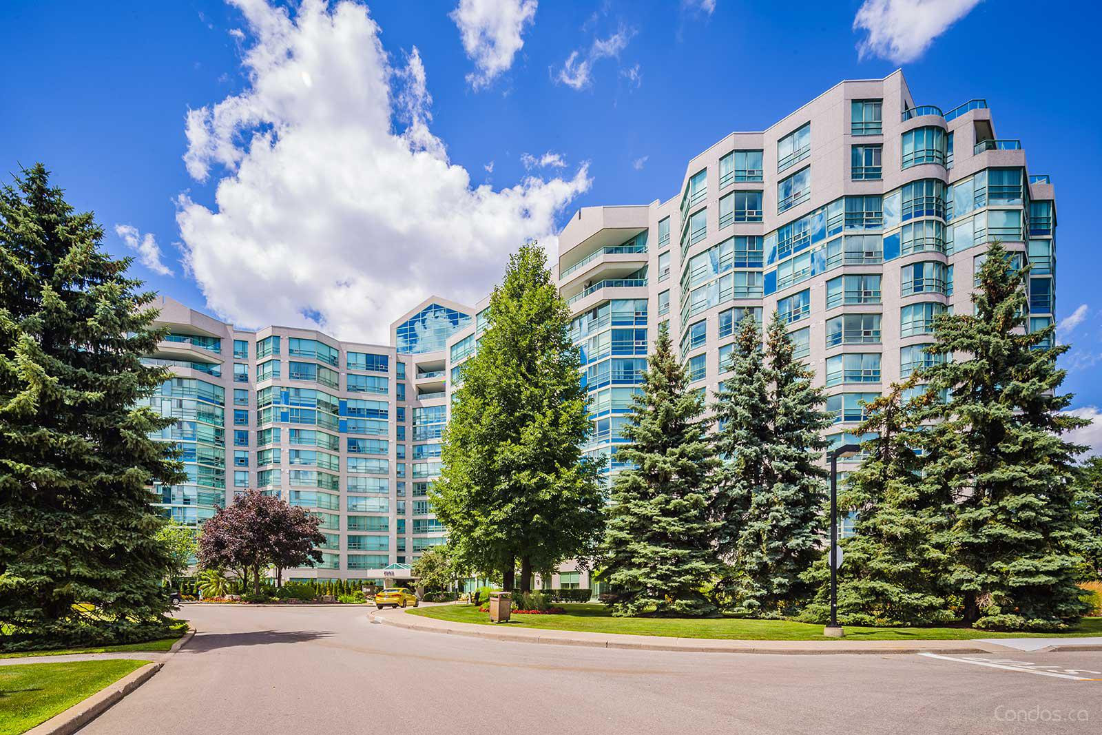 Landmark Condos at 7905 Bayview Ave, Markham 1