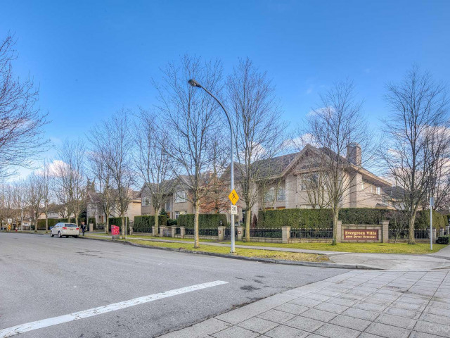Evergreen Villa photo