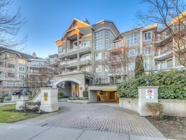 Pelican Pointe
