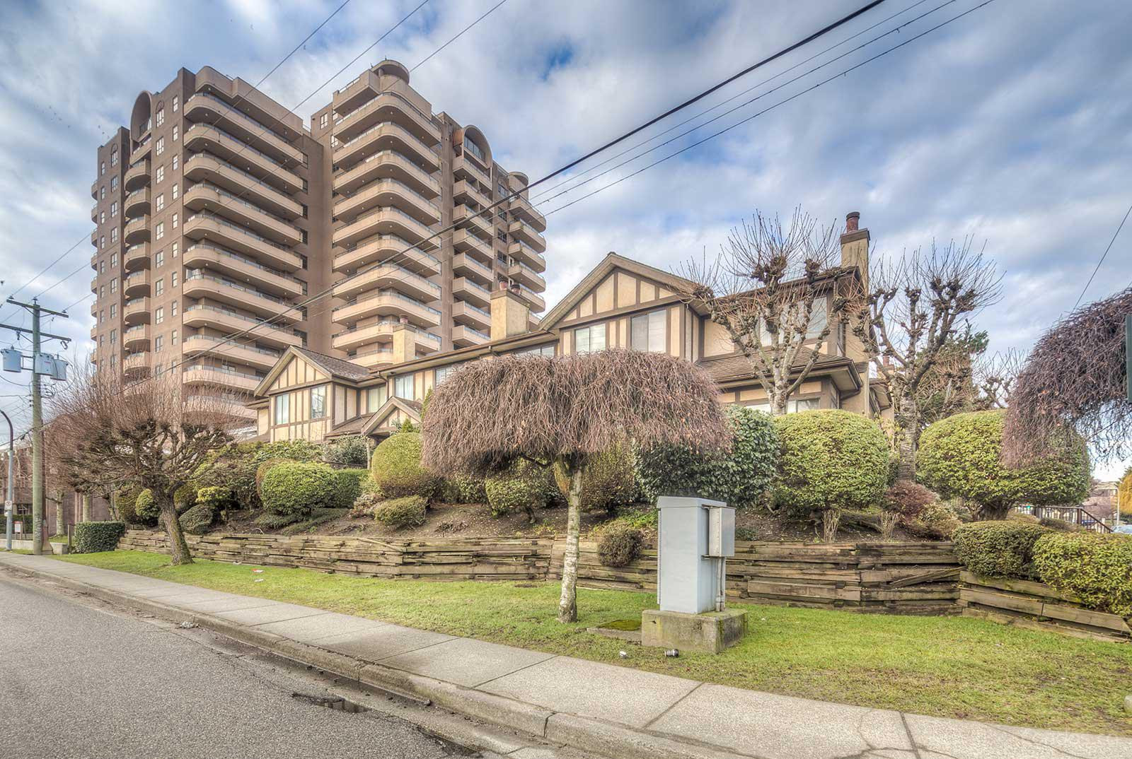 8320 Cook Rd The Manor House Condos Condos.ca