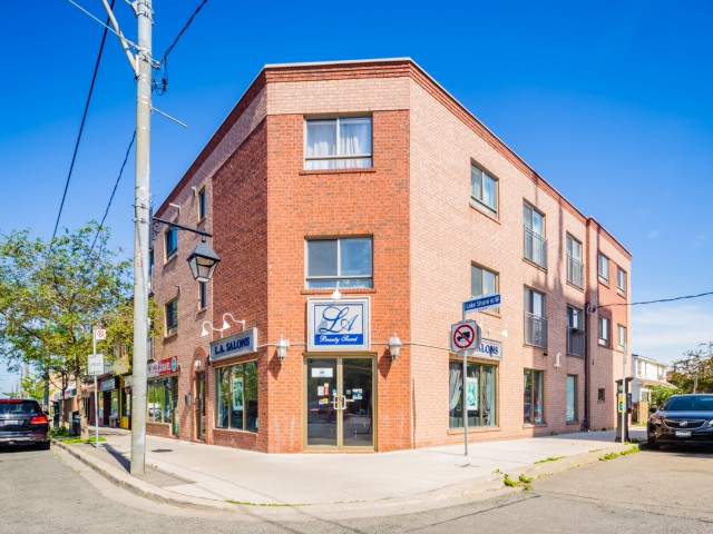 3069 Lakeshore Boulevard West Condos photo