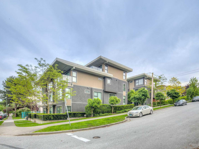 7 & W Townhomes photo