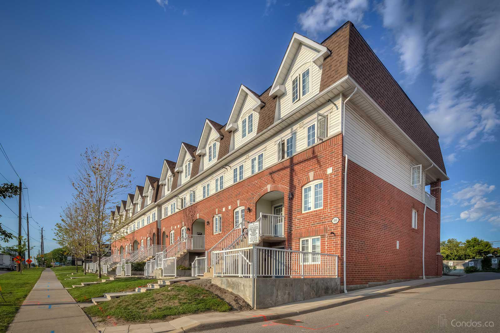 Sedona Foxridge Townhomes at 593 Kennedy Rd, Toronto 1