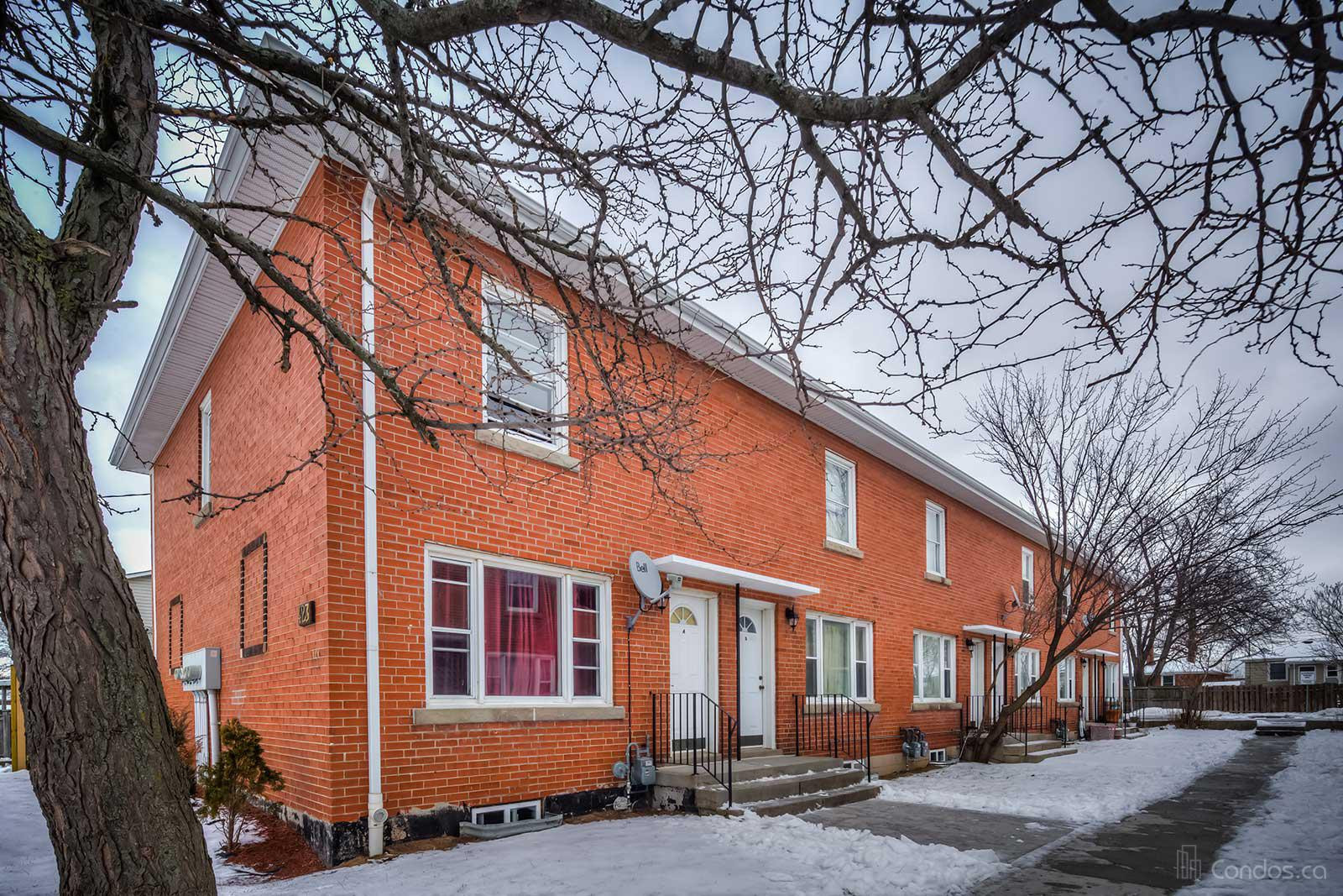 423 East Condos at 423 E 42nd St, Hamilton City 1