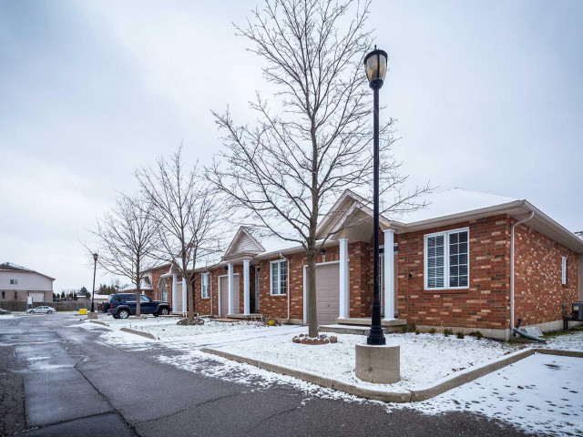 876 Golf Links Condos photo