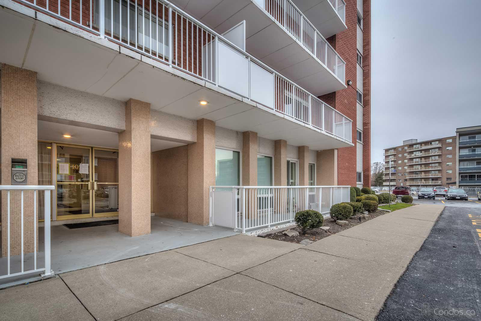 11 Woodman Dr South 11 Woodman Condos Condos.ca