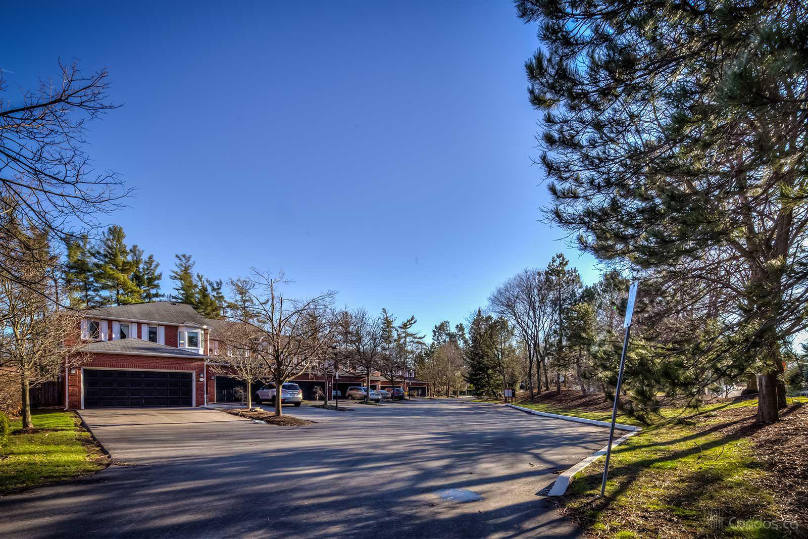 151 Mcniven Condos at 151 McNiven Rd, Ancaster 1