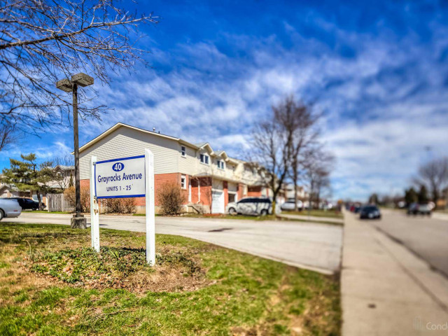40 Grayrocks Condos