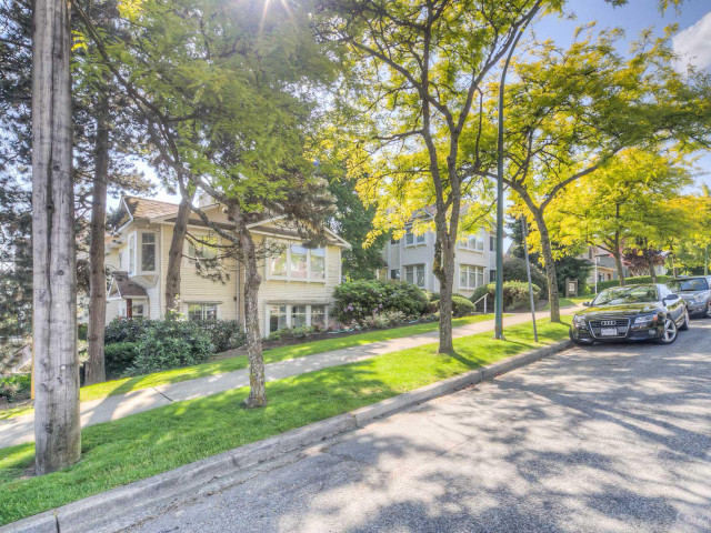 216 9th Street photo
