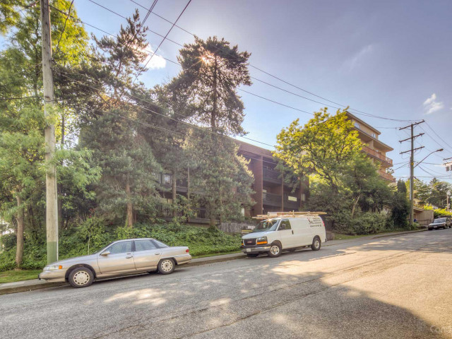 Agnes Court hero image