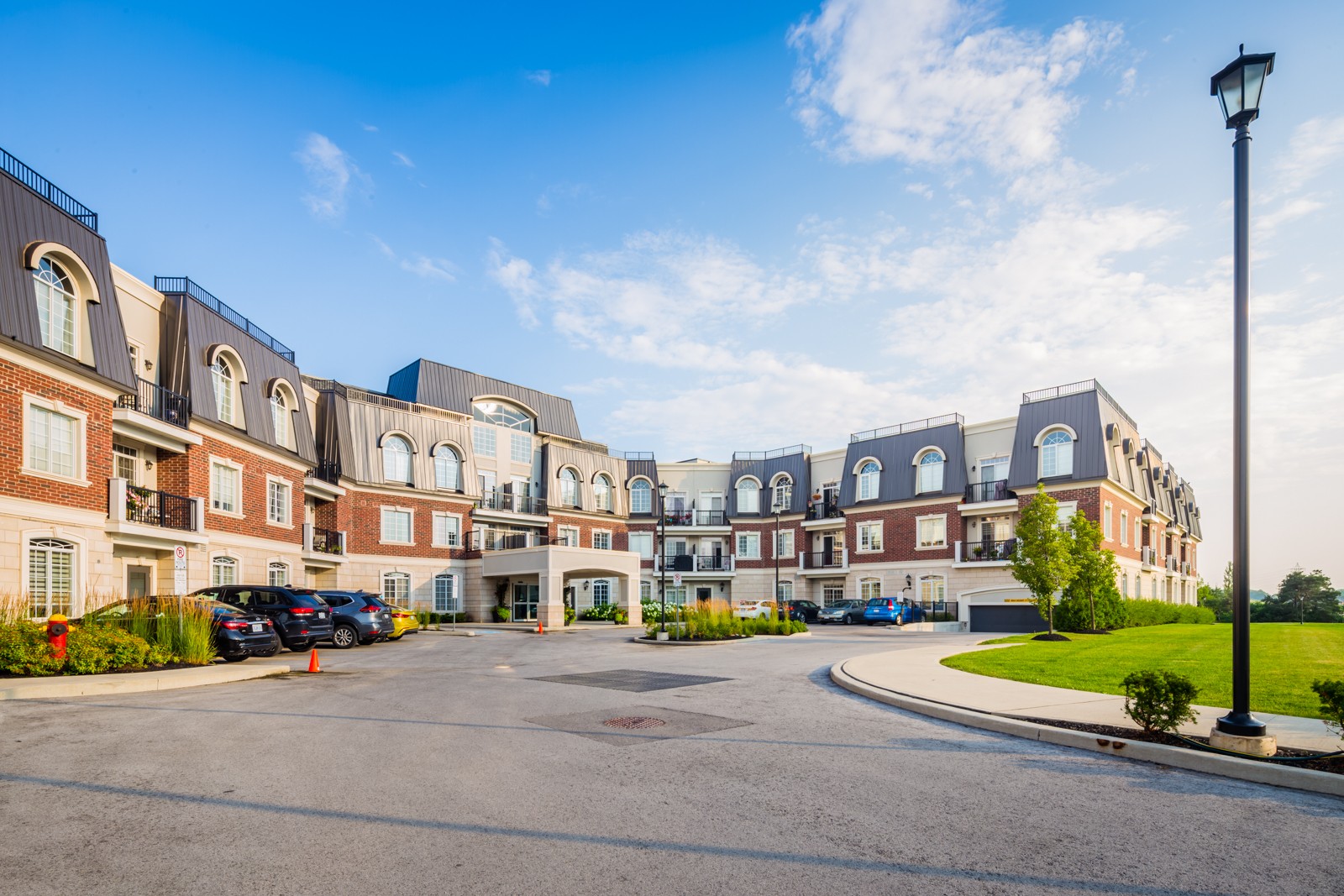 Balmoral Condos at 2300 Upper Middle Rd W, Oakville 1