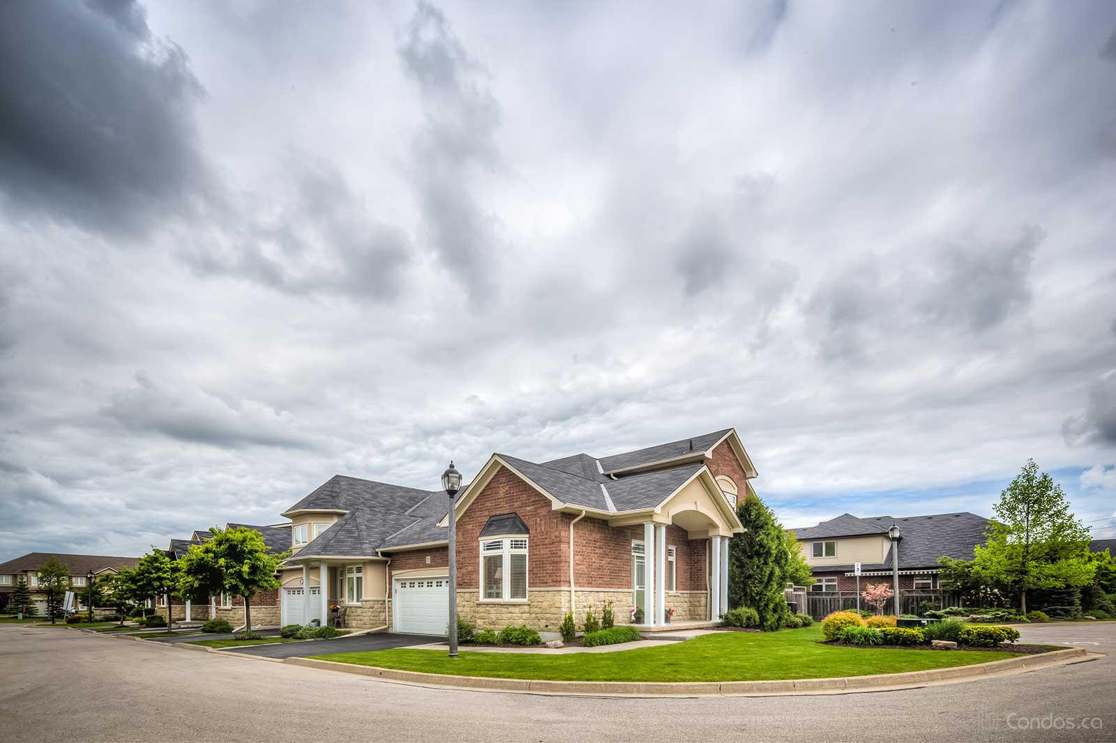 Landscapes Condos at 11 Carmichael Trail, Hamilton City 1