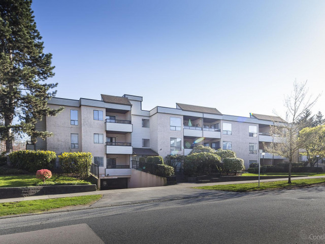 Surrey Place photo