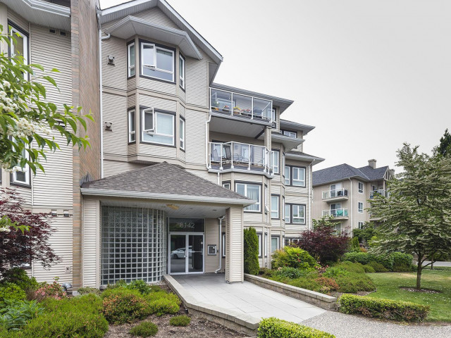 Sterling Court