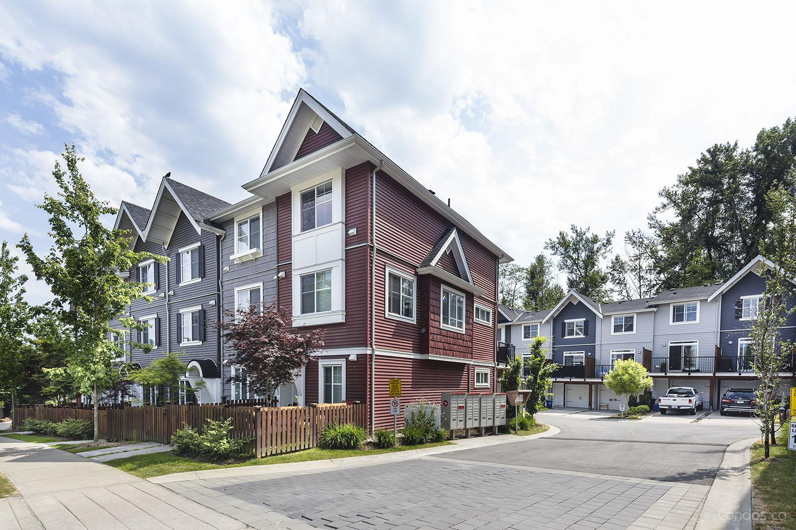 Brookside at 19128 65 Ave, Surrey 1