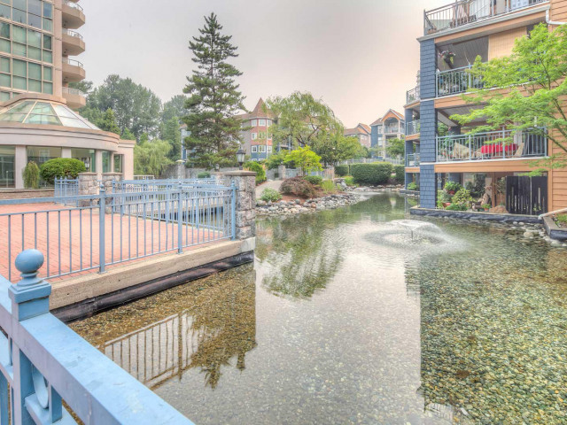 Lakeside Terrace