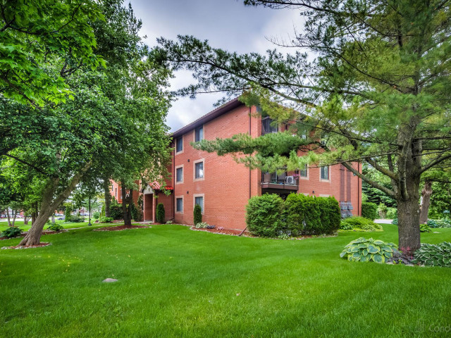 141 Edgehill Condos photo