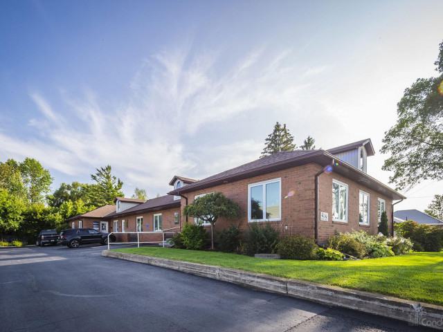450 Hume Condos photo