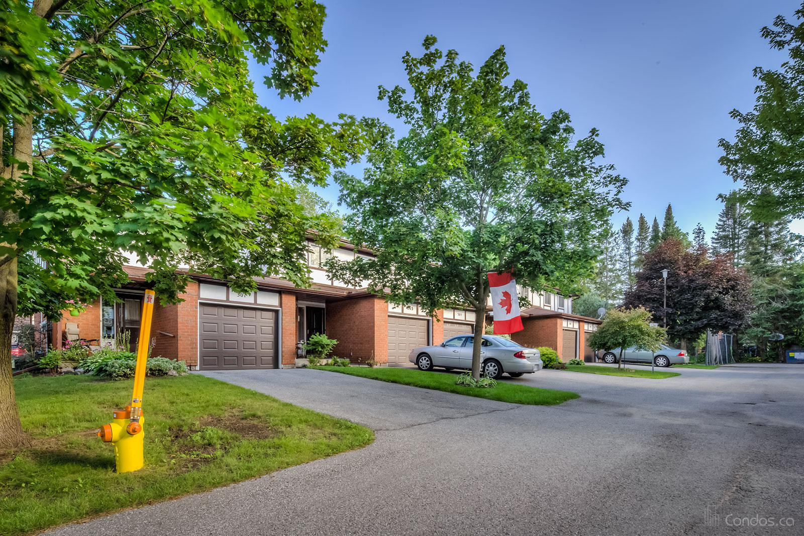 Thomas Street Condos at 300 Thomas St, Clearview 0