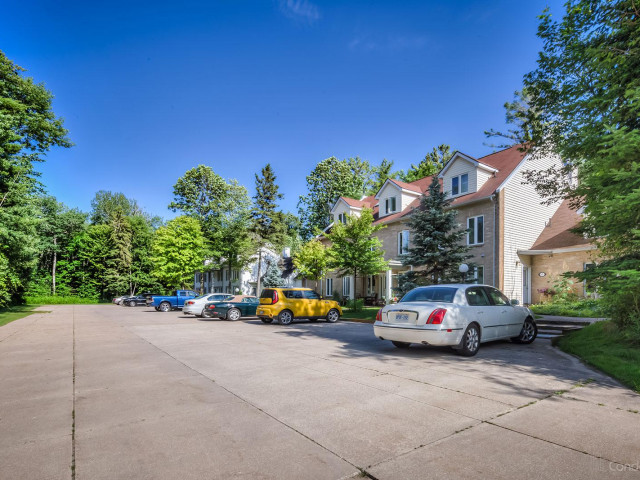 Wasaga Woods Circle Condos