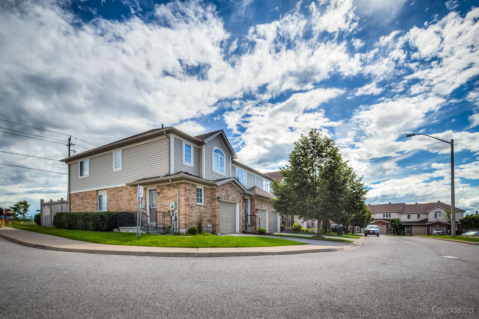 Mapleview Drive Condos at 430 Mapleview Dr E, Barrie 1