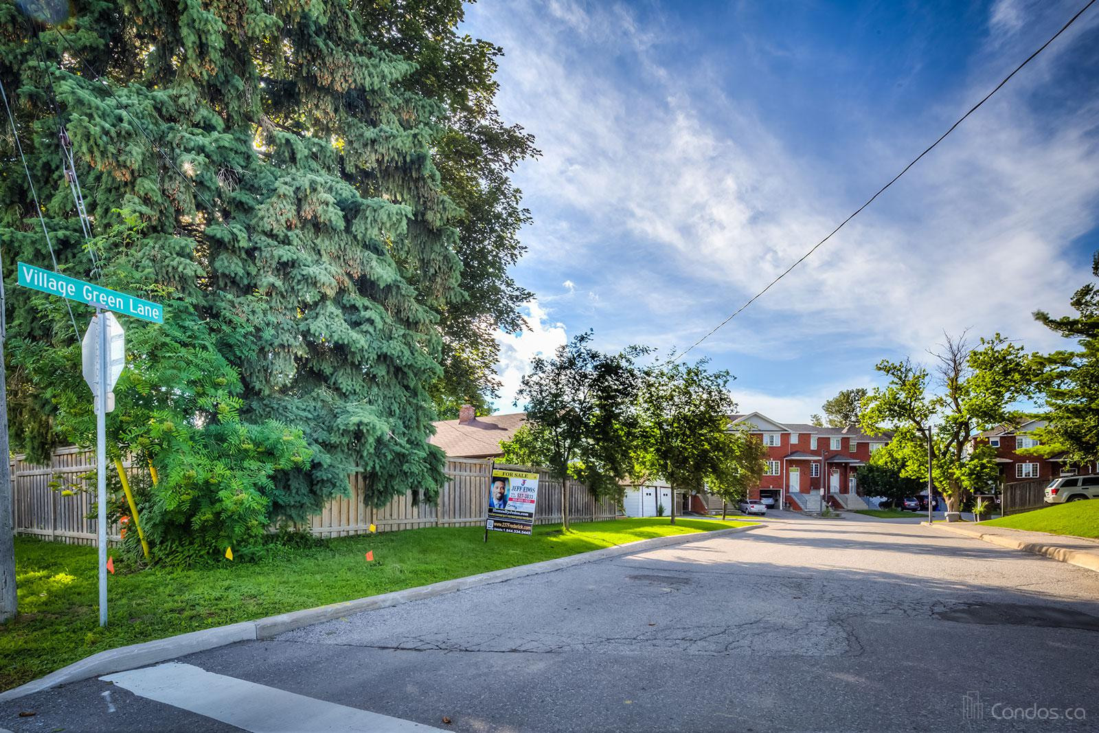 Village Green Lane Condos at 36 Village Green Ln, Bradford West Gwillimbury 1