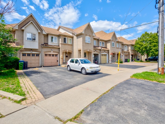 55 Treeland Way Townhouses hero image