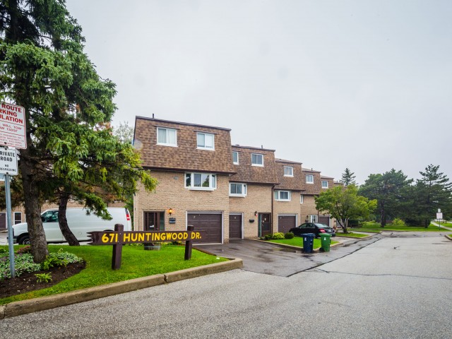671 Huntingwood Drive Townhouses