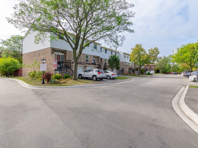 81 Brookmill Townhouses