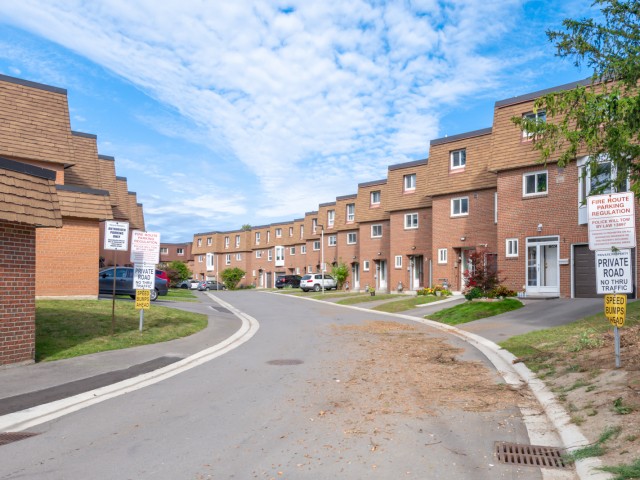 90 Crockamhill Dr | 90 Crockamhill Drive Townhouses | Condos.ca