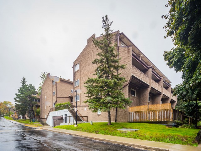 Scarborough Golf Club Road Townhouses