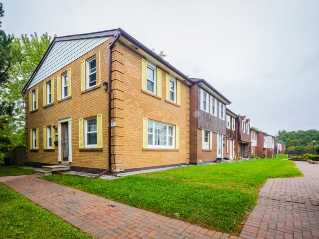 25 Brimwood Boulevard Townhouses