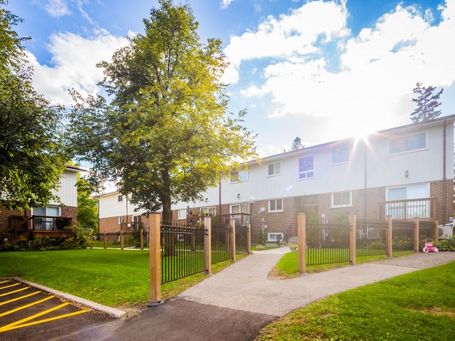 2 White Abbey Park Townhouses