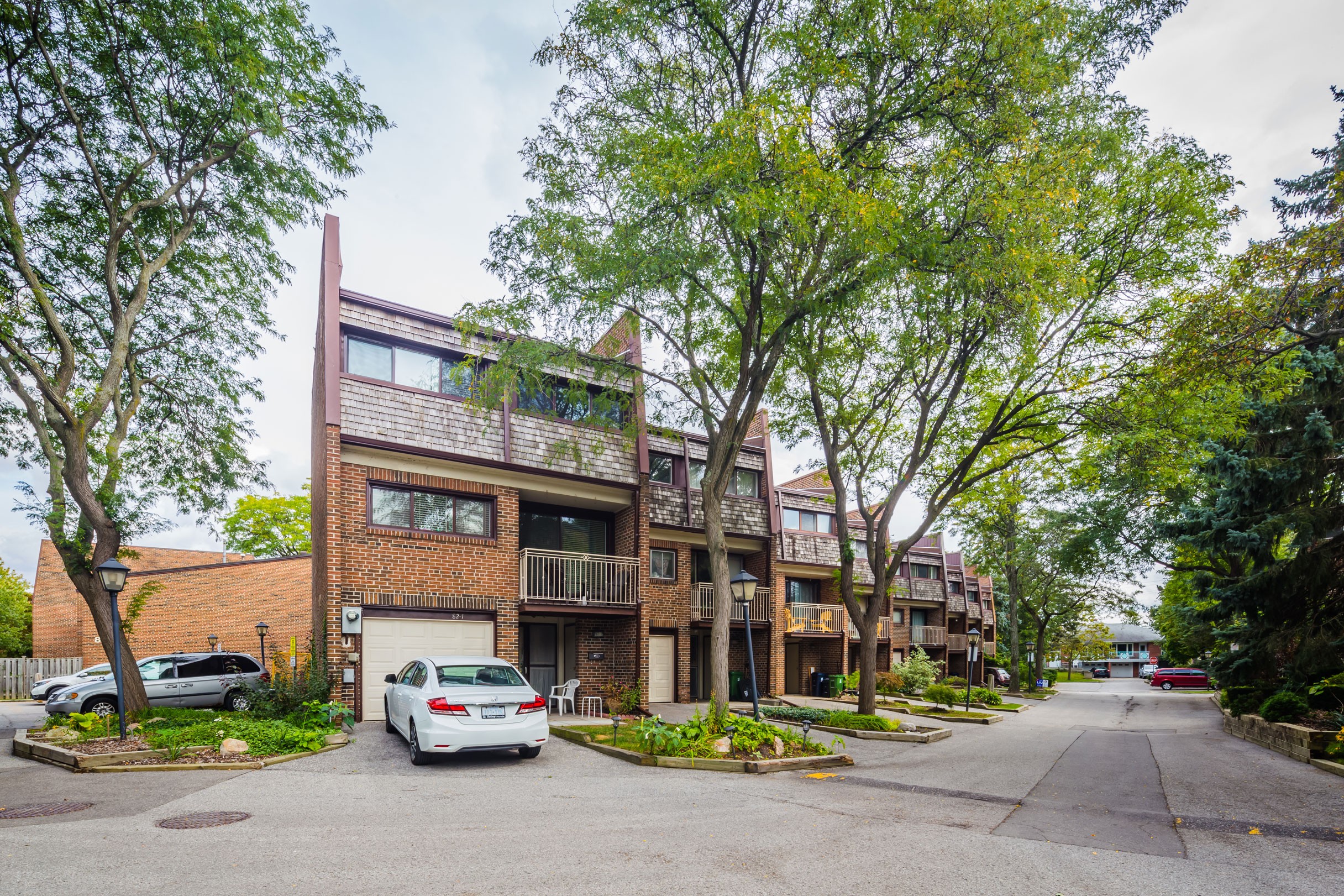 70-90 Castlebury Crescent Townhomes at 78 Castlebury Crescent, Toronto 0