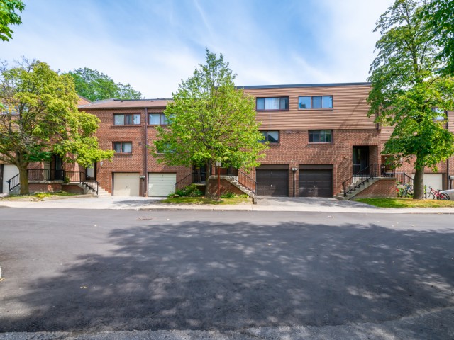 19 Rye Meadoway  Townhouses photo