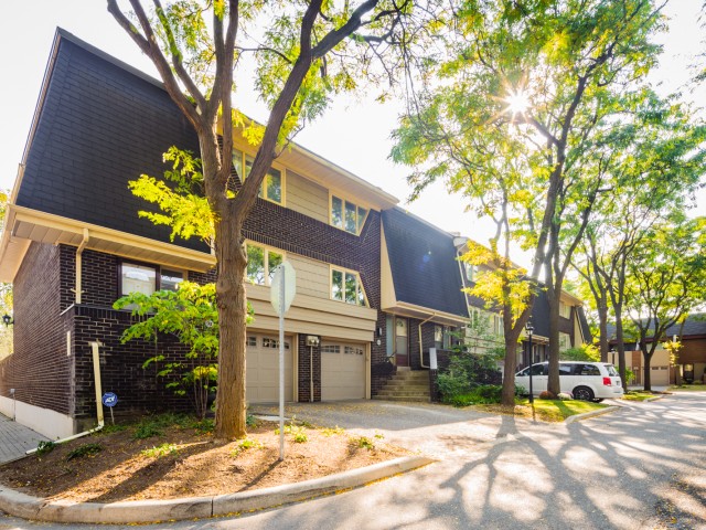 83 Flaming Roseway Townhouses photo