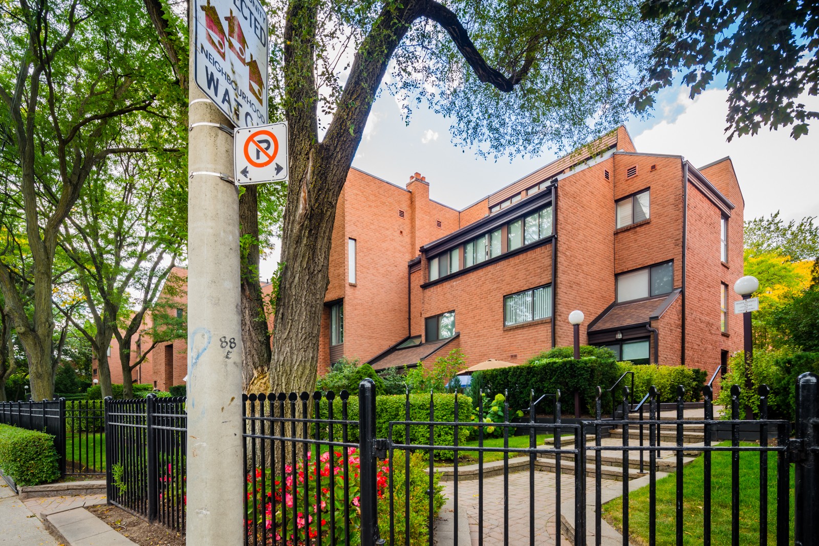 10 Walker Avenue at 10 Walker Ave, Toronto 0