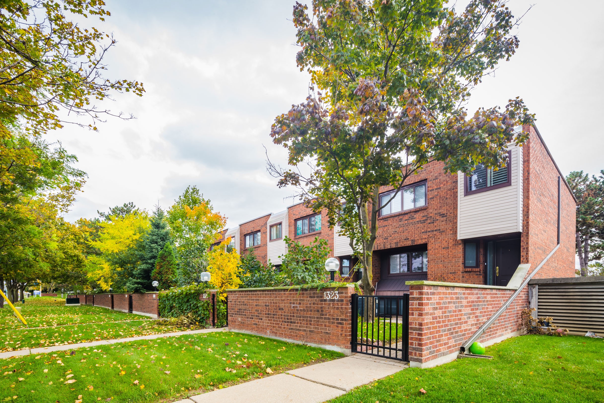 1329 Steeles Townhouses at 296 Torresdale Ave, Toronto 0