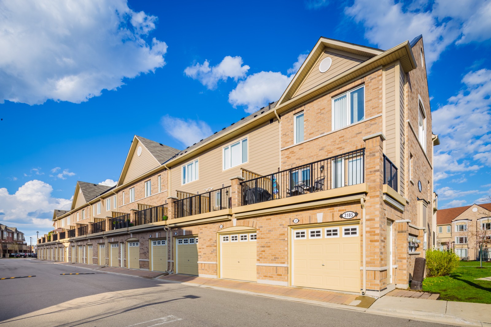 3185 Boxford Cres Townhouses at 3185 Boxford Cres, Mississauga 0