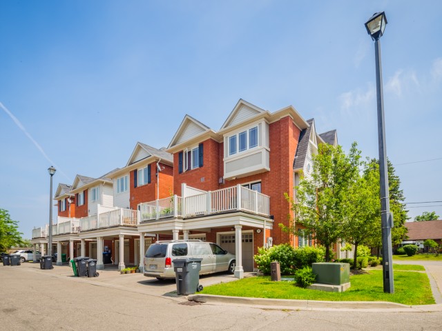 50 Hillcrest Ave Townhouses