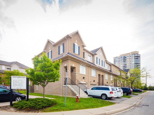 4950 Albina Way Townhouses
