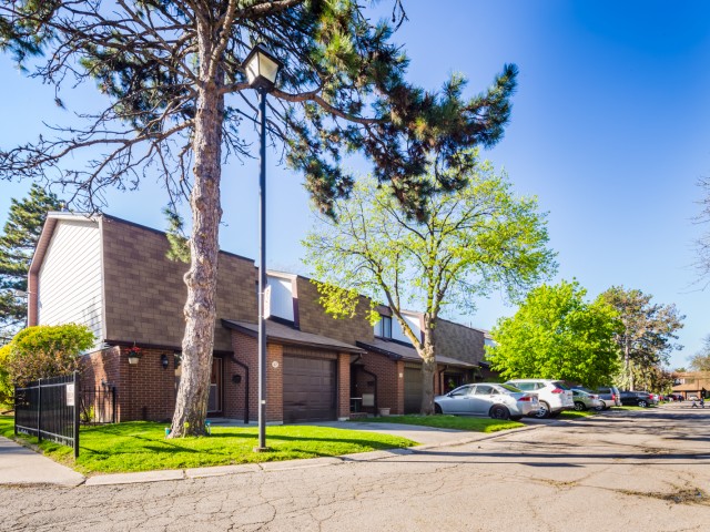 600 Silver Creek Townhouses