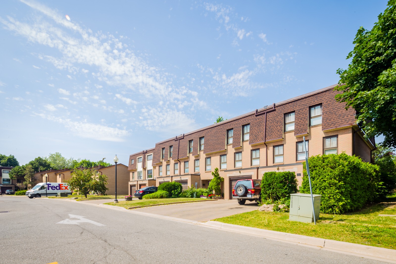 46 Dearbourne Townhouses at 46 Dearbourne Blvd, Brampton 1