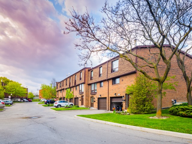 3395 Cliff Road Townhouses