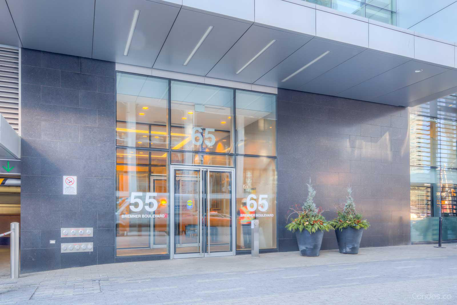 Maple Leaf Square at 55 Bremner Blvd, Toronto 1