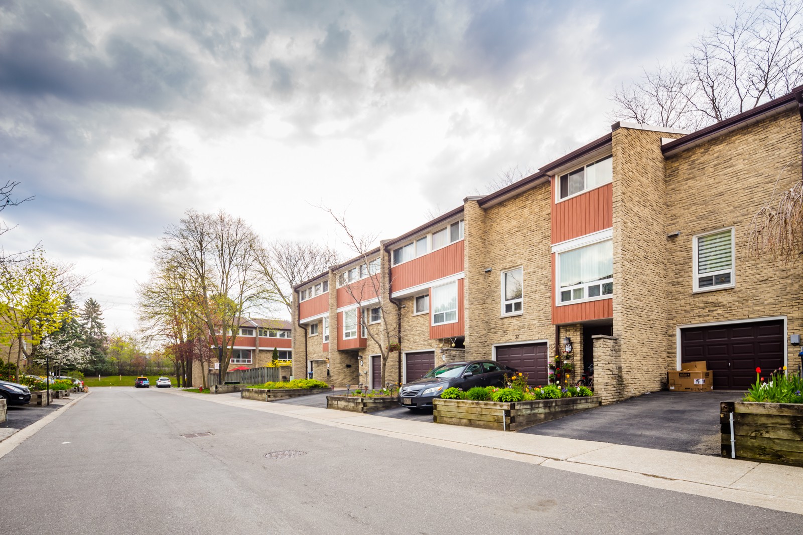 915 Inverhouse Drive Townhouses at 915 Inverhouse Dr, Mississauga 1