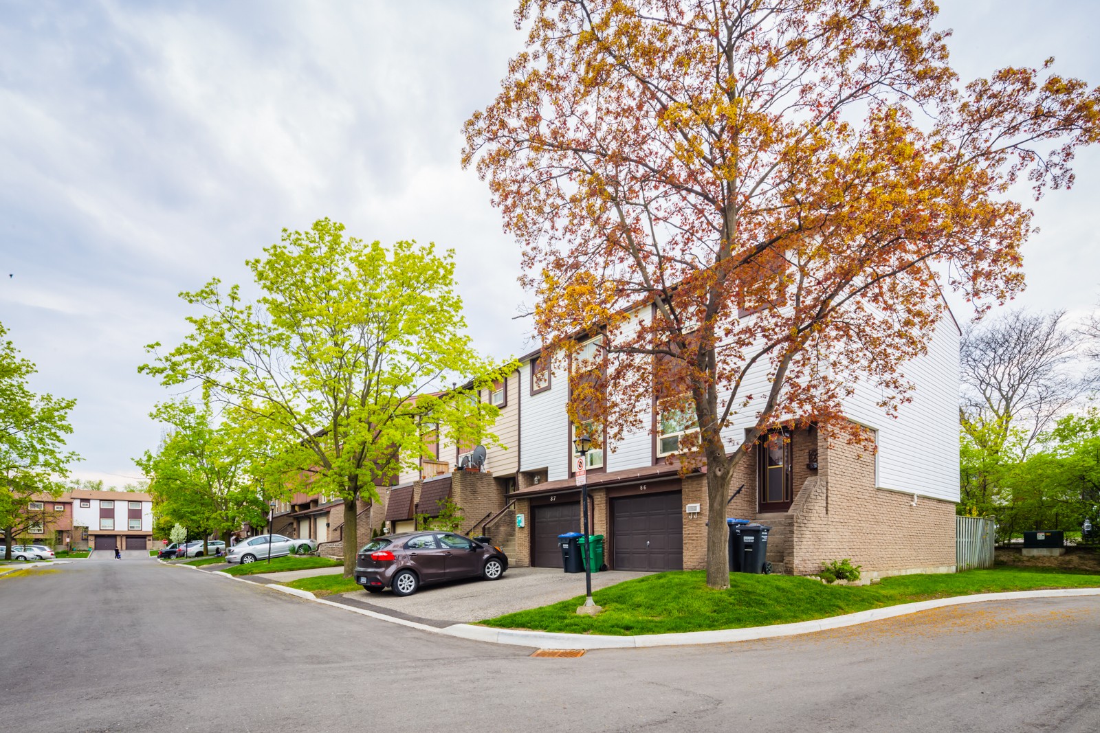 1221 Dundix Road Townhouses at 1221 Dundix Rd, Mississauga 1