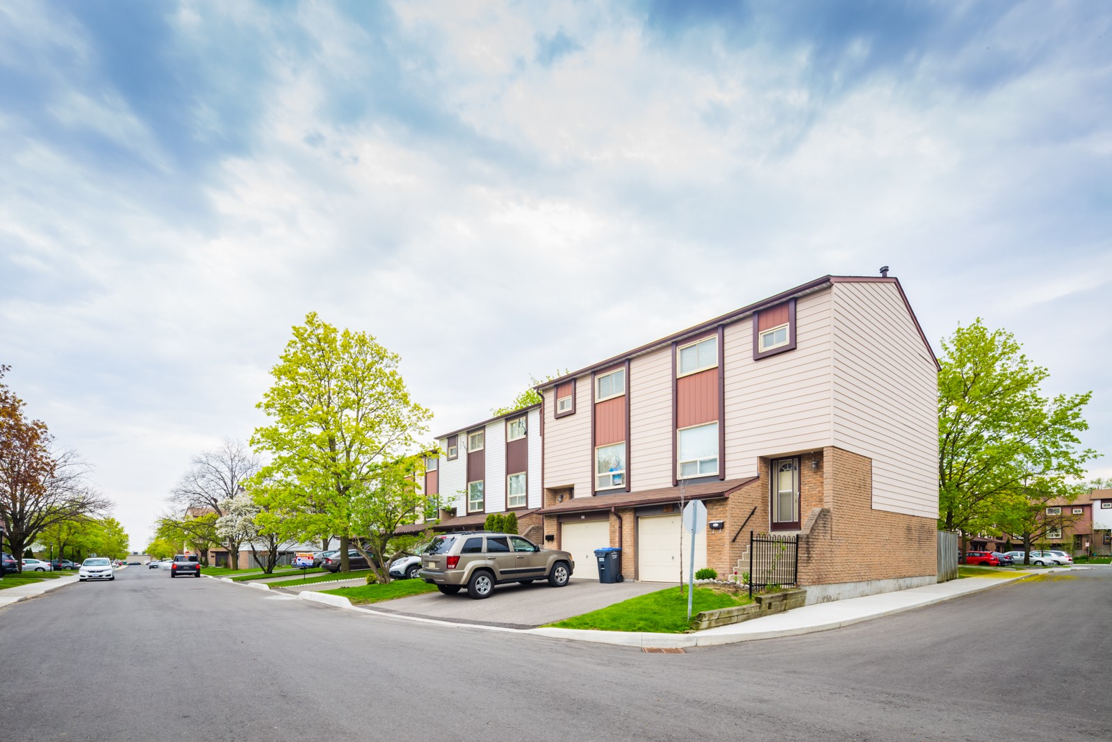 1221 Dundix Road Townhouses at 1221 Dundix Rd, Mississauga 0