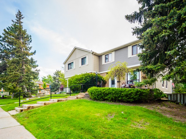 98 Falconer Drive Townhouses photo